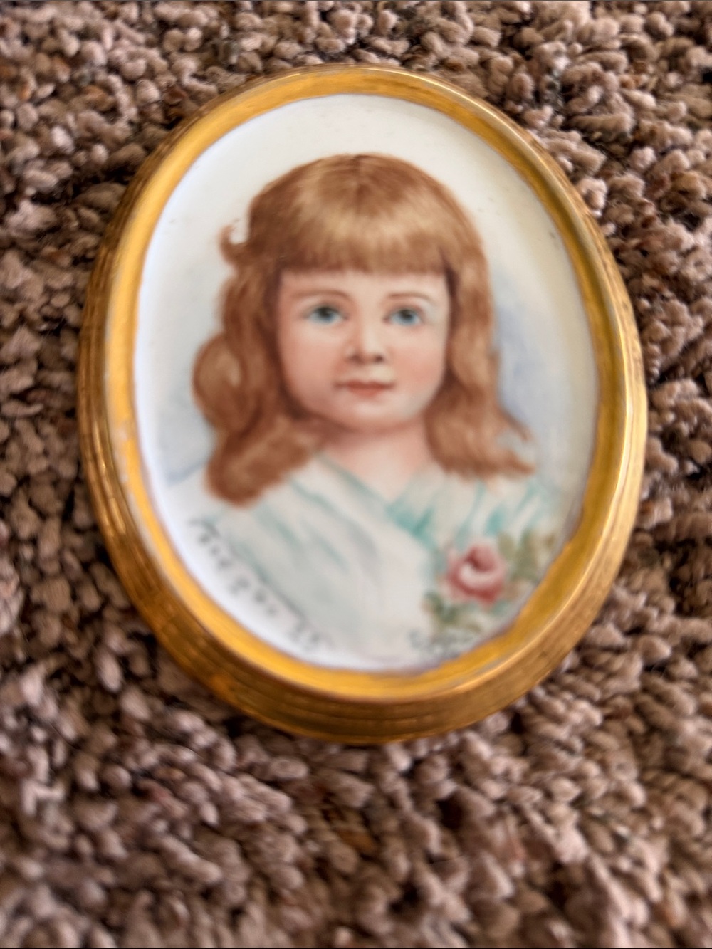 Gold Oval Portrait plaque with Pastel Portrait and gold border